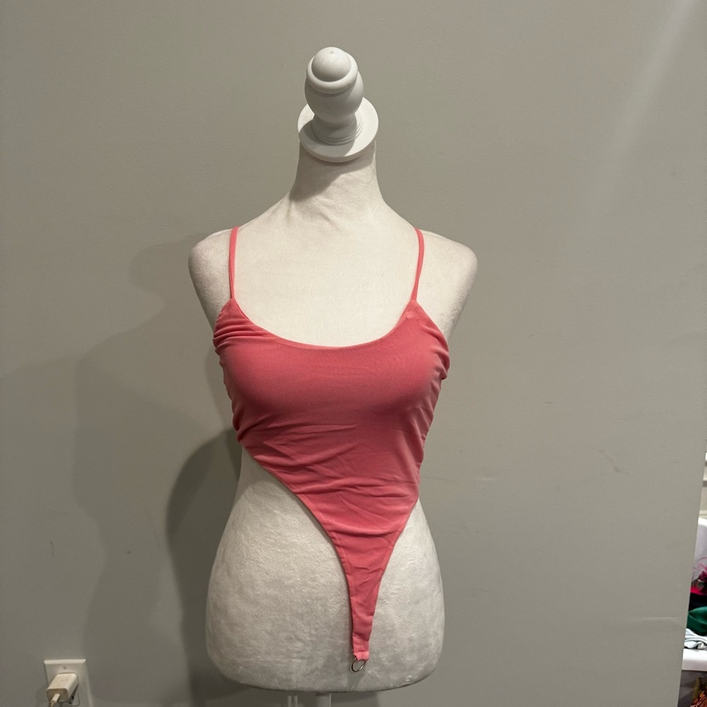 ThatsSoFetxh Pink Ring Design Crop Top